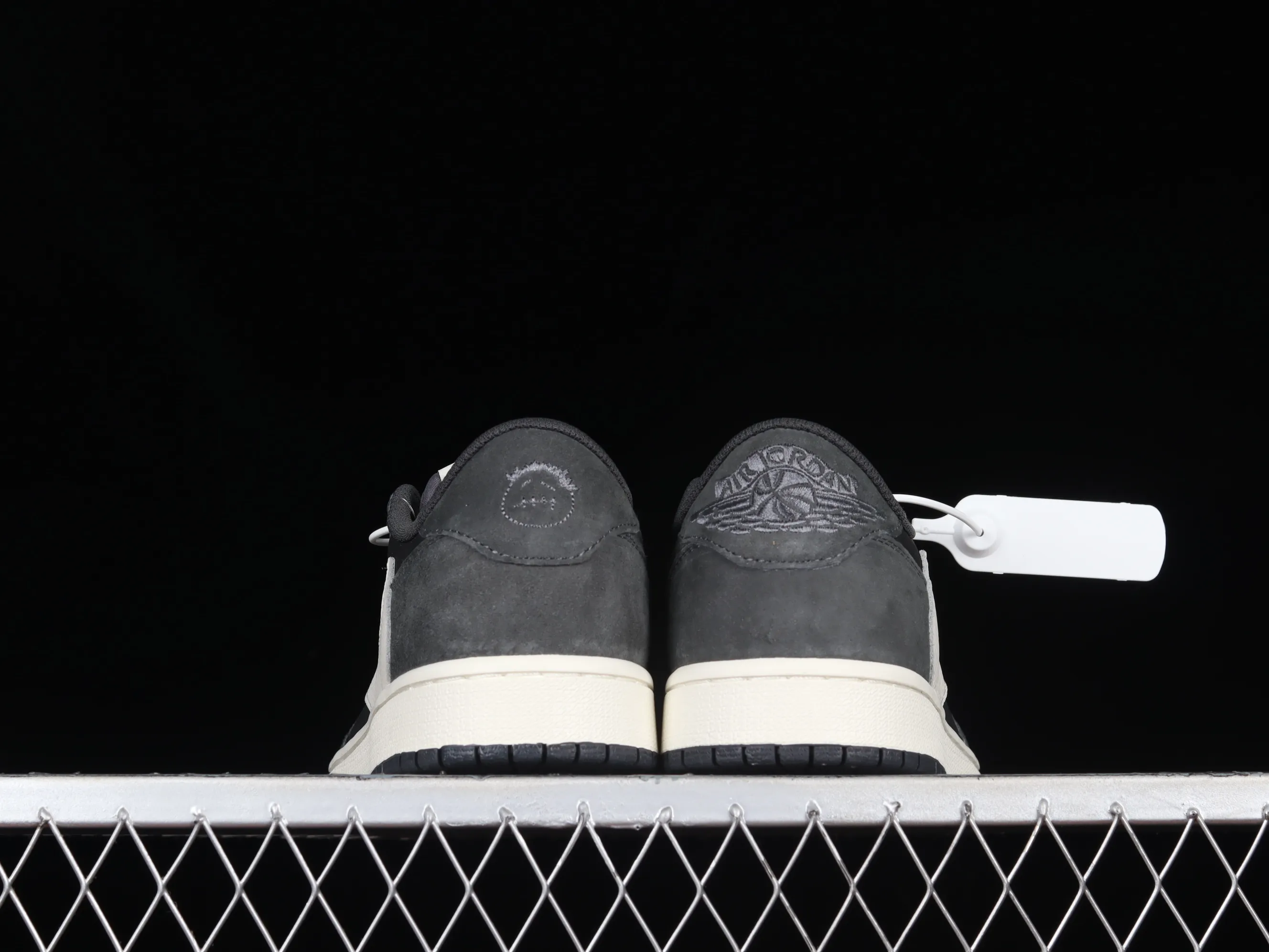 All Categories Air Jordan Jordan Series Basketball Shoes Air Jordan 1 Low Travis Scott x Air Jordan 1 Low "Black Phantom" AJ1 Joe 1 Overhook Black Phantom DM7866-001